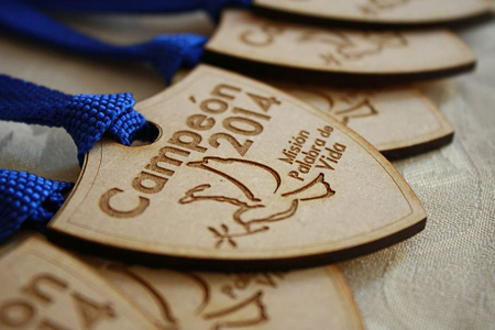 medalla de madera